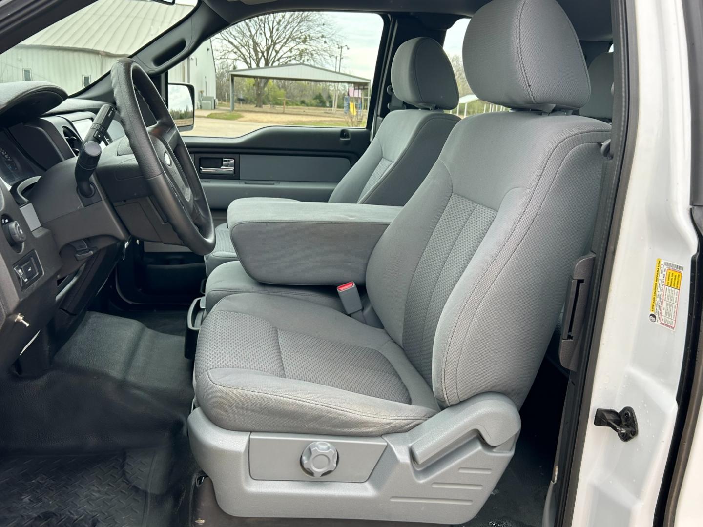 2014 White /Gray Ford F-150 XL SuperCab 6.5-ft. Bed 2WD (1FTEX1CM3EK) with an 3.7L V6 DOHC 24V engine, 6-Speed Automatic transmission, located at 17760 Hwy 62, Morris, OK, 74445, (918) 733-4887, 35.609104, -95.877060 - Photo#8